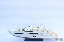 SUNSEEKER PREDATOR 130 Model Yacht