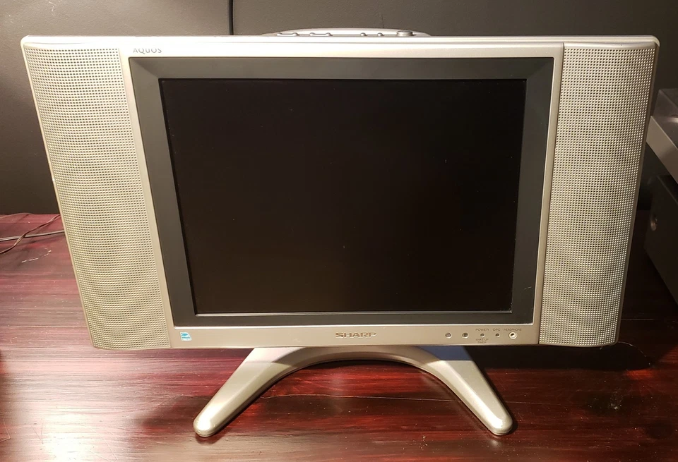 Sharp Aquos 15-inch LCD TV LC-15B6U Tested/Working Retro Gaming (No Remote) - Image 2 of 4