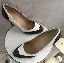 Ultra Chic Italian Made Spectator Pumps 7.5 Classic Heels