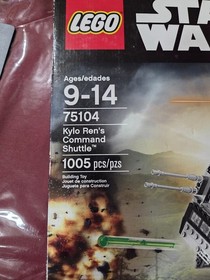 LEGO Star Wars Kylo Ren's Command Shuttle 75104 Set 1005 Pieces Minifigures