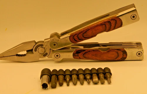 2CR - MULTI TOOL - 9 Blades Plus Pliers - Stainless Steel - See ALL Pictures -