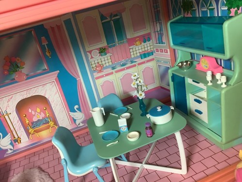 VINTAGE 1984 MATTEL BARBIE GLAMOUR Dollhouse w/Accessories - Picture 9 of 14