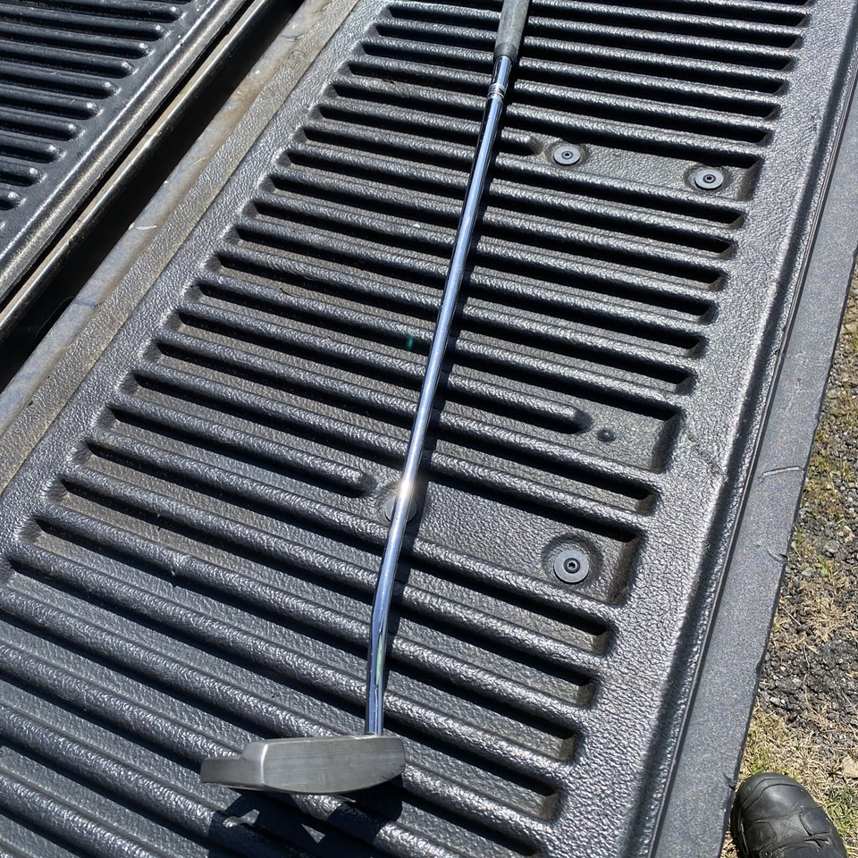 Women's Adams Golf Idea A30S Putter Right Handed Milled Face Right Handed 33” - Image 2 of 4