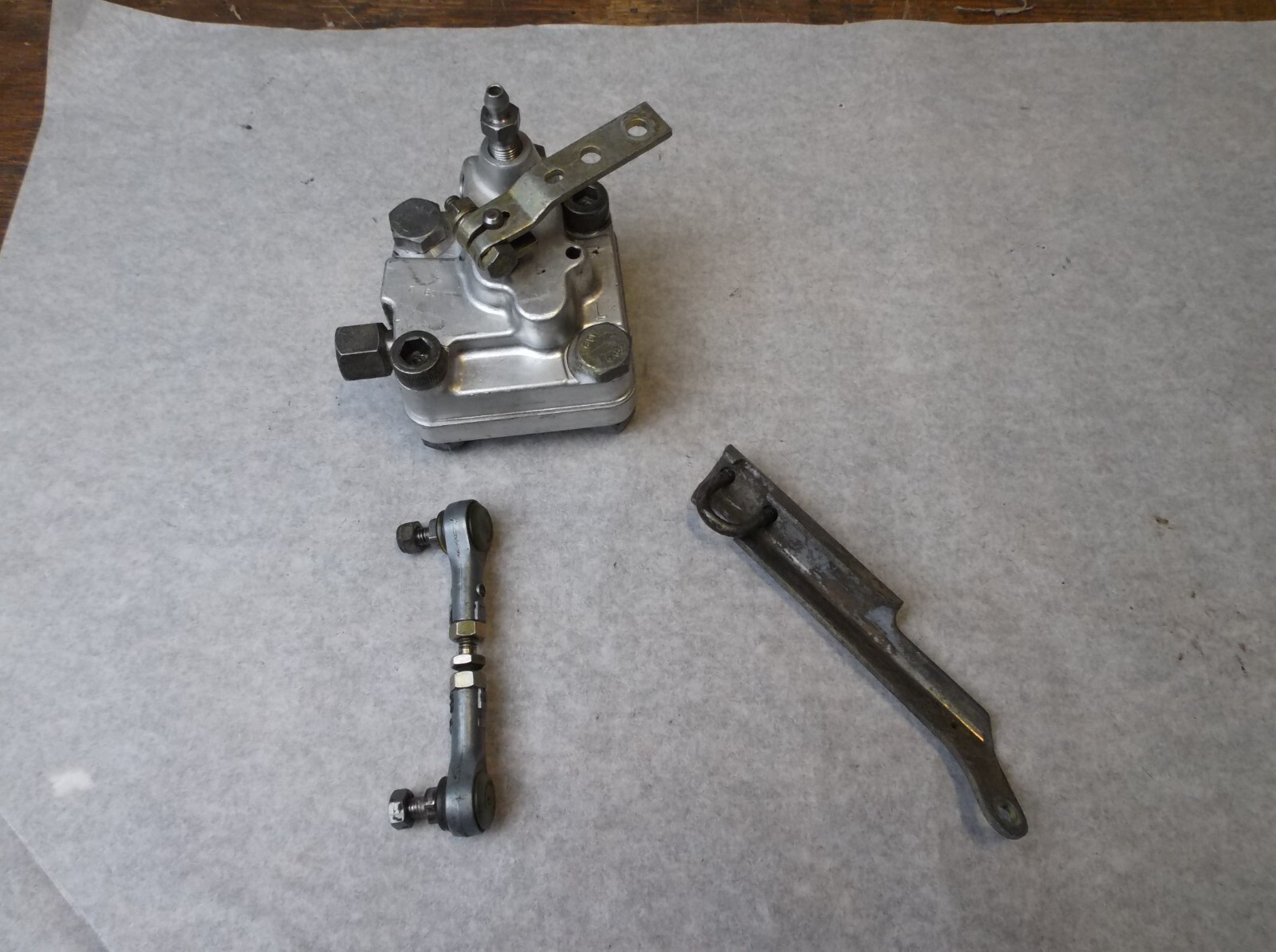 Mercedes W123 W126 R107 Self Leveling Suspension SLS valve Hydraulic