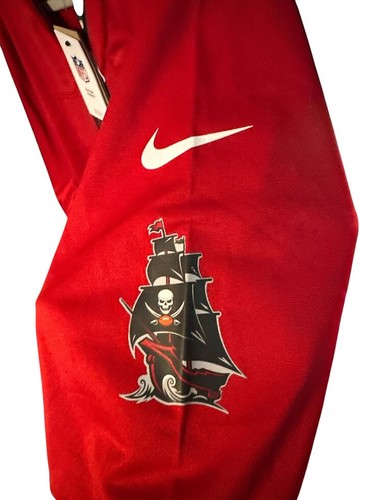Camiseta deportiva Nike On Field firmada por Baker Mayfield de los Buccaneers (Beckett) - Imagen 7 de 7
