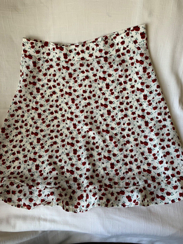 NWT Flirty Skirt  Ruffle Rumi Polyester Soft Red Roses Floral, Sz L