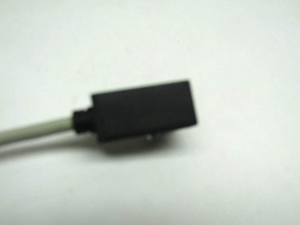 SMC D-J79W Magnetic Cylinder Reed Sensor Proximity Switch - Image 3 of 4