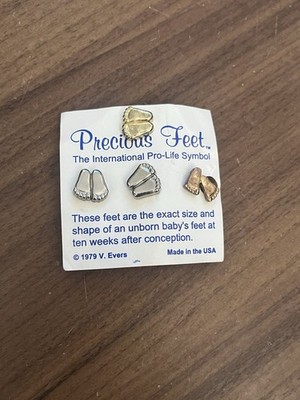 Precious Feet Pro-Life Symbol Religious Pinback Pin Made in USA 1979 V. Evers
