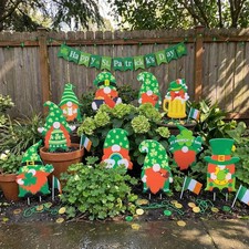 10 St Patrick's Day Yard Signs with Stakes for Outdoor Decoration