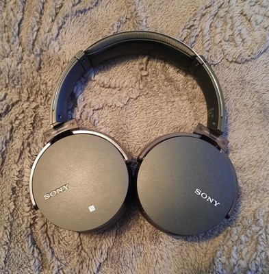 Sony MDR-XB950BT Extra Bass Wireless Stereo Bluetooth Headphone - Black No Cable