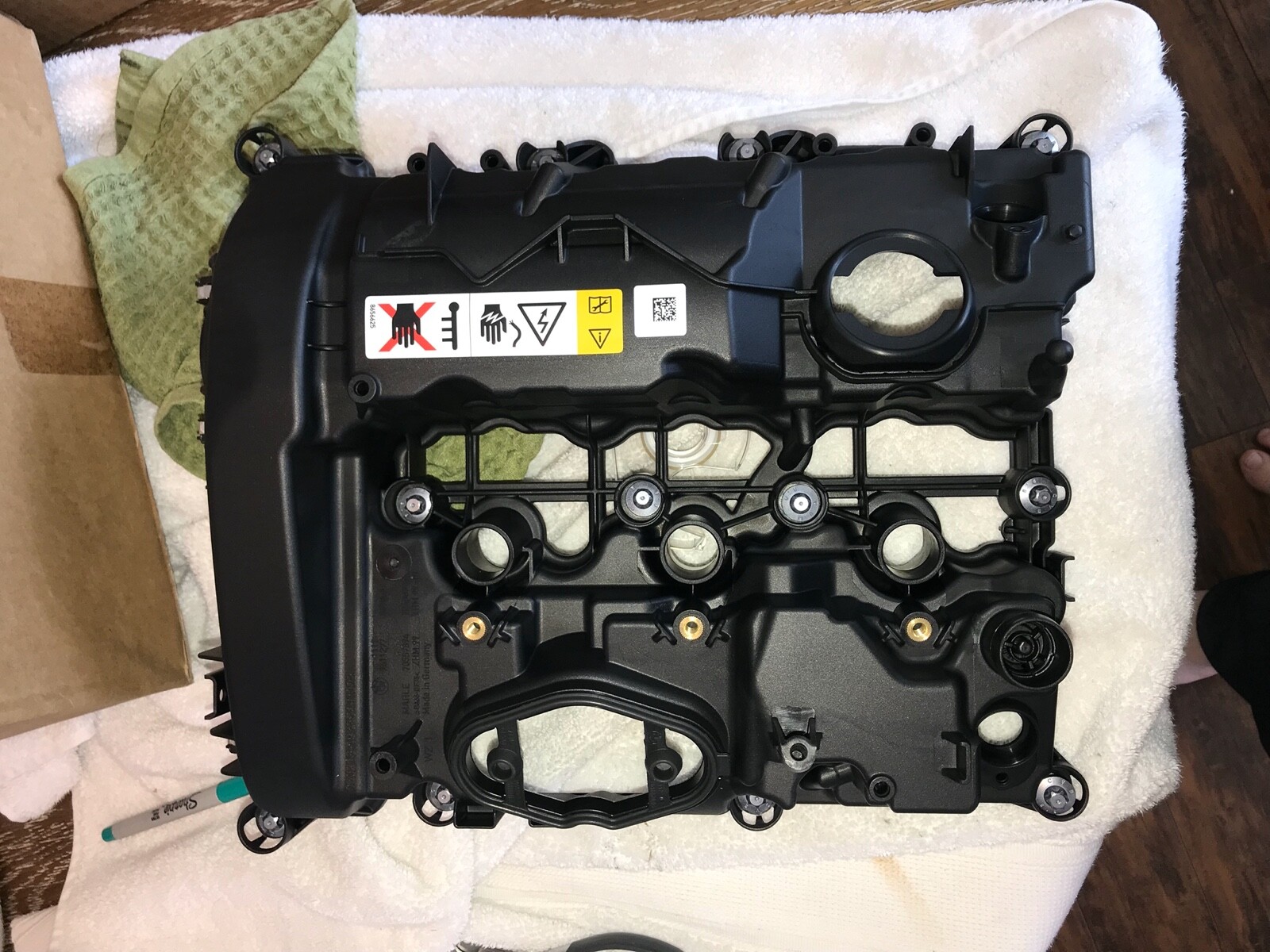 Mini Cooper Genuine 1112761127 Cylinder Head Cover - Valve Cover 11-12-7-611-277