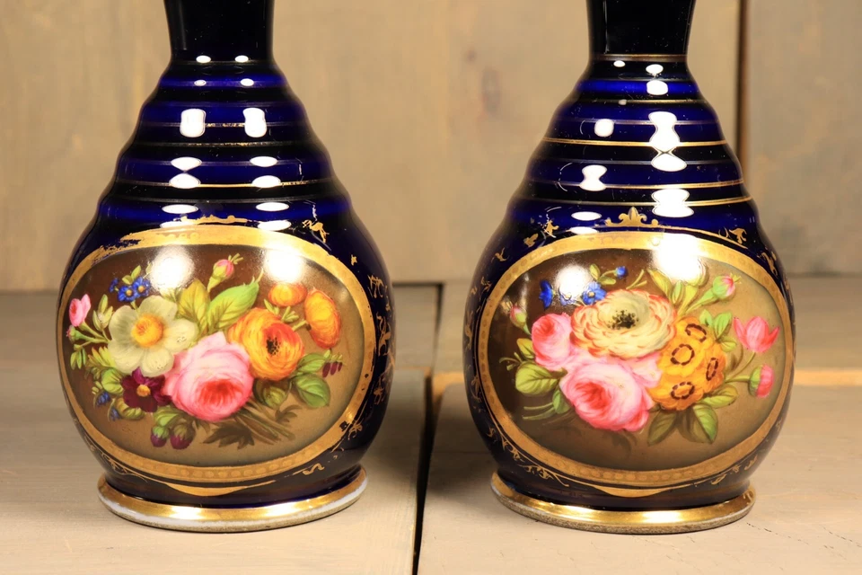 Ancien Paire de Vases en Porcelaine de Bayeux Valentine Fleurs Bleu de Four - Photo 2/4