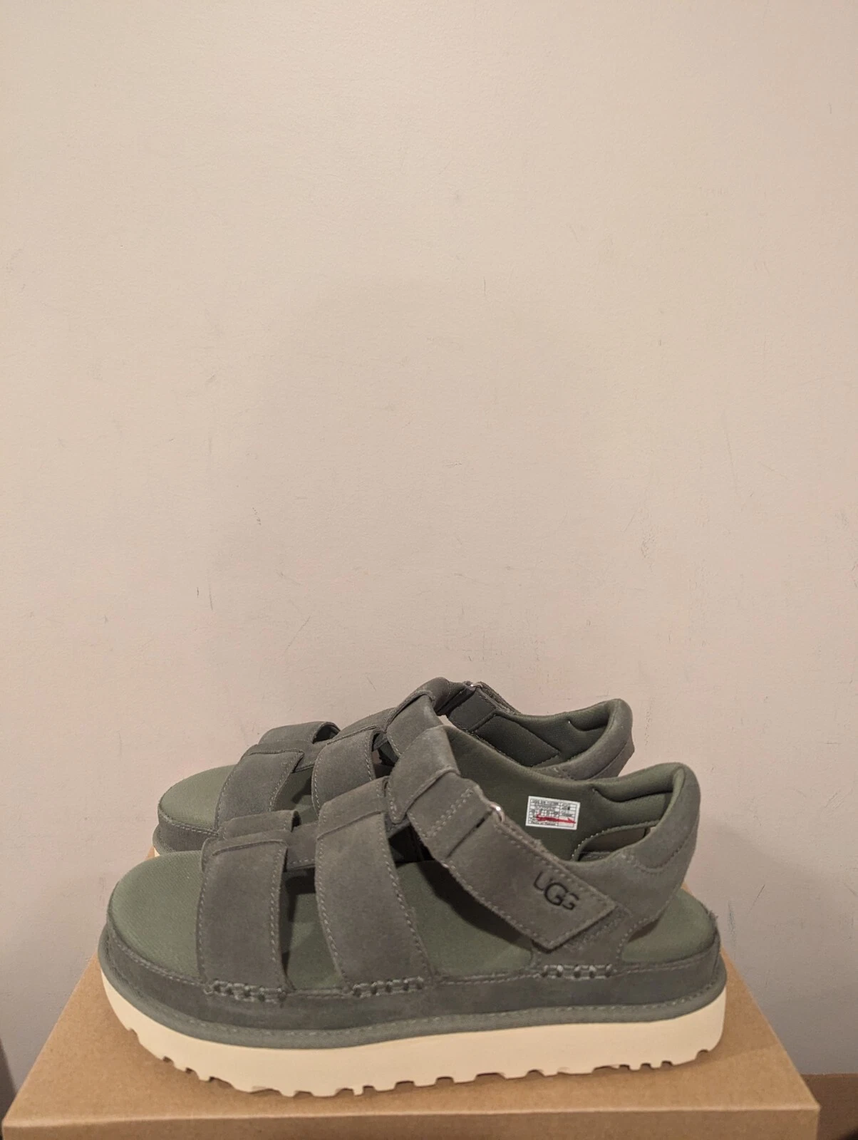 Sandali donna Ugg Australia con cinturino stella dorata taglia 10 nuovi con scatola