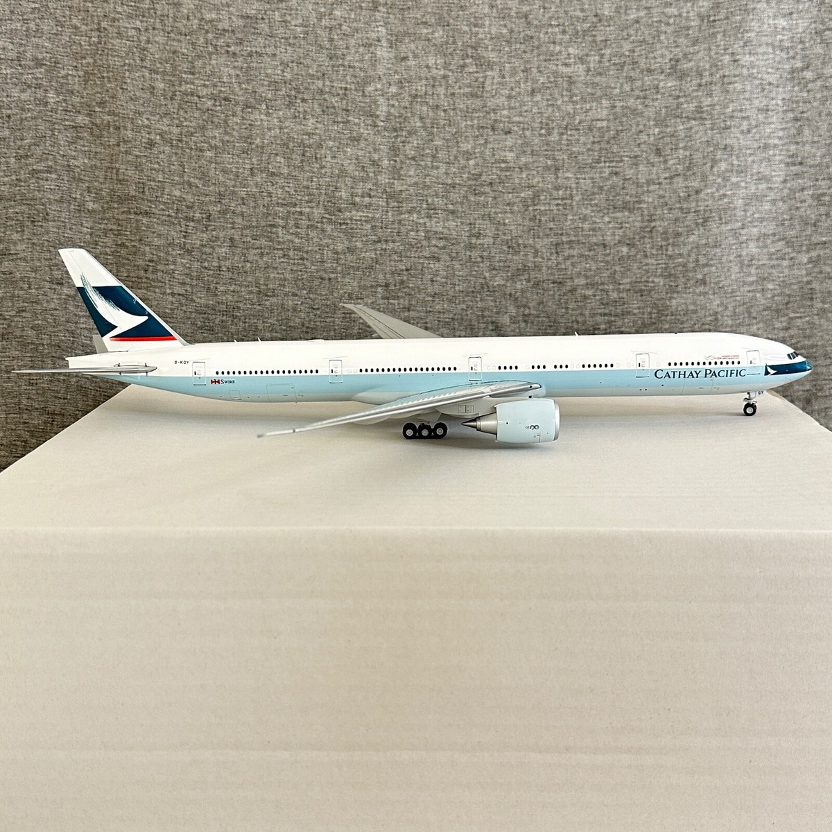 1/200 Diecast Cathay Pacific B-777-300 ER Airlines model B 1/200 Diecast Cathay Pacific B-777-300 ER Airlines model B