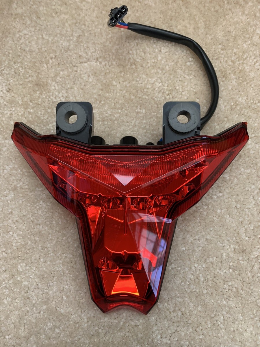 らいらい 16-20 Kawasaki Ninja ZX-10R ZX10 OEM Tail Light 23025-0377