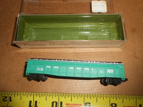 Sello postal escala N TRIX 4842/225 Penn central cubierto góndola coche en caja. | Condition: Used
