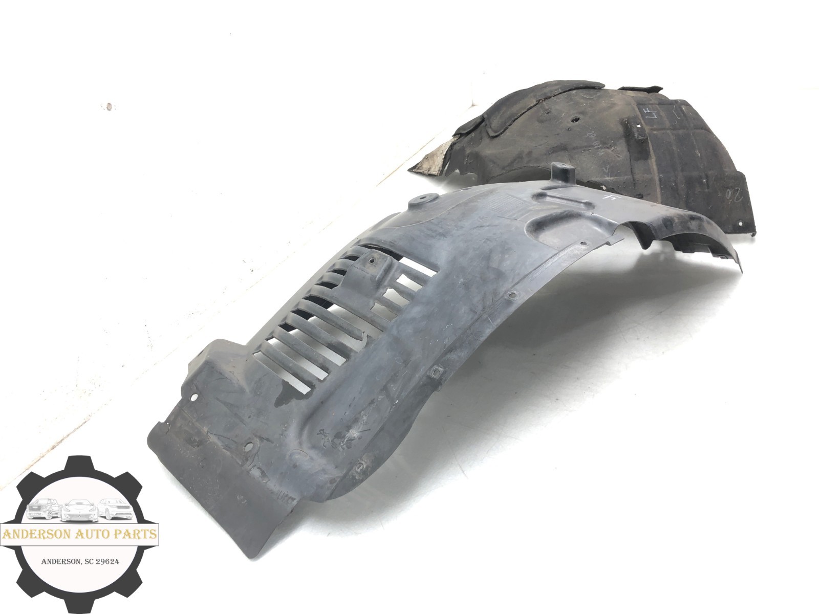 Maserati Quattroporte 2014-2021 FRONT+LEFT Fender liner