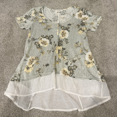 Studio B by Bobeau Size Small Blouse Short Sleeve Gray Floral White Ruffle Trim