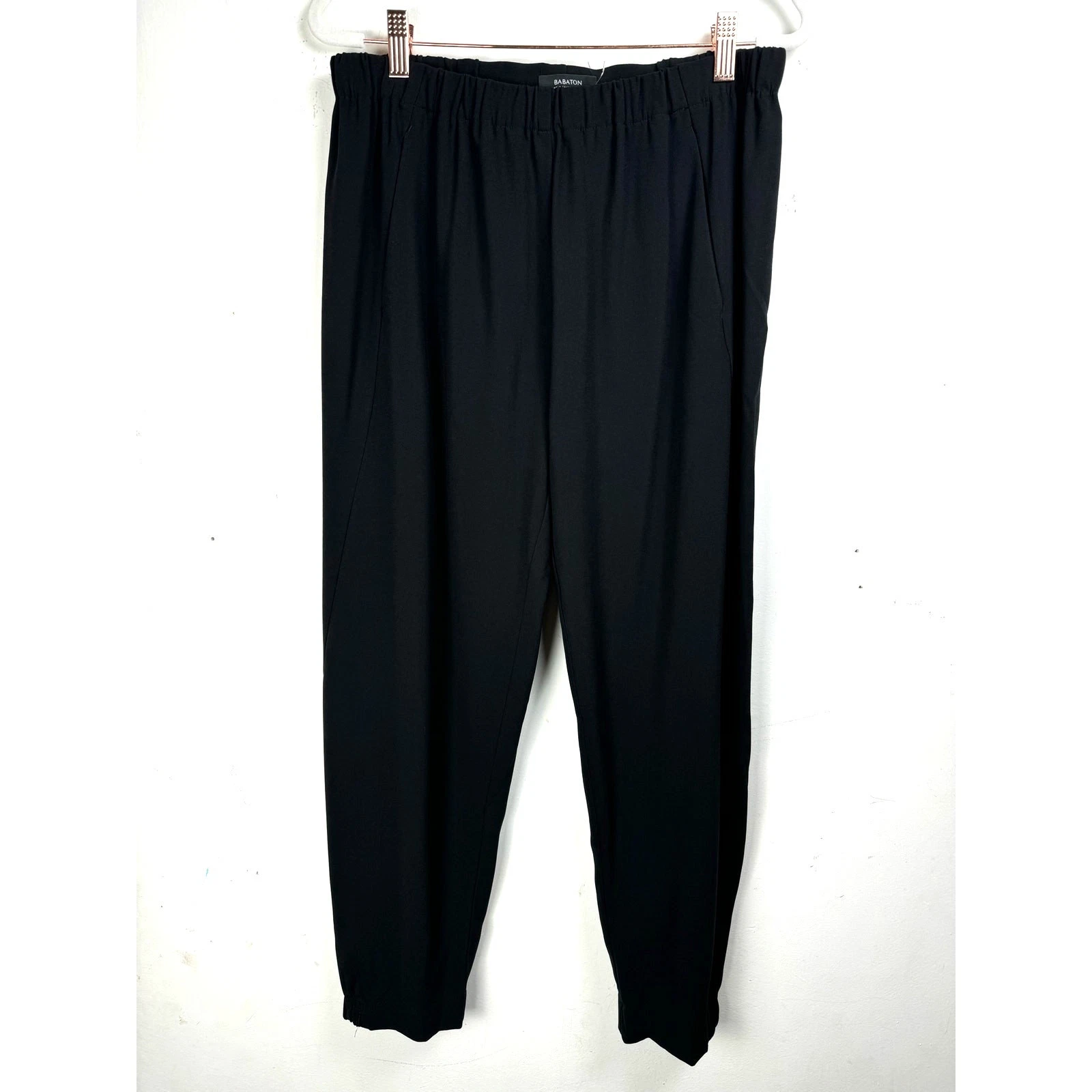 aritzia dressy jogger quiet luxury old money minimalist work pants