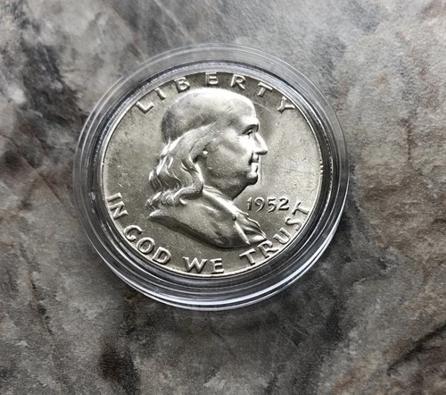 1952 SILVER FRANKLIN HALF DOLLAR.  BU CONDITION !!!!