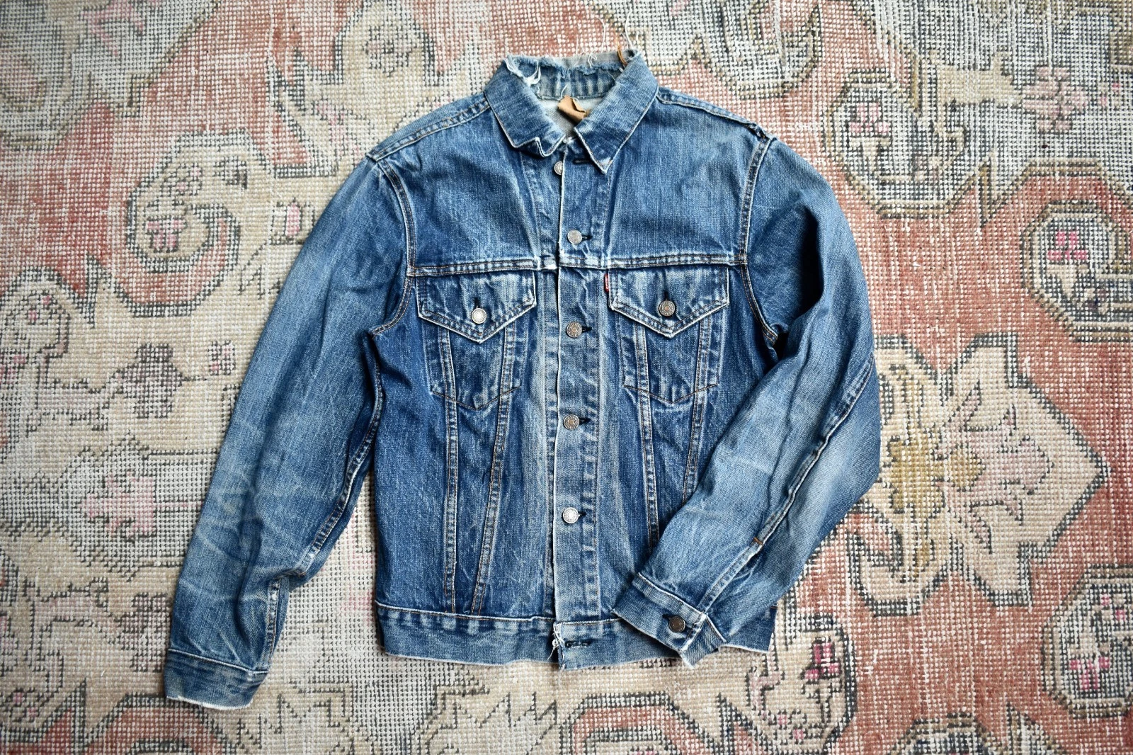 Vtg 60s Levi's Big E Blue Denim Type 3 Trucker Jean Jacket #526 USA Small 38
Opens in a new window o
