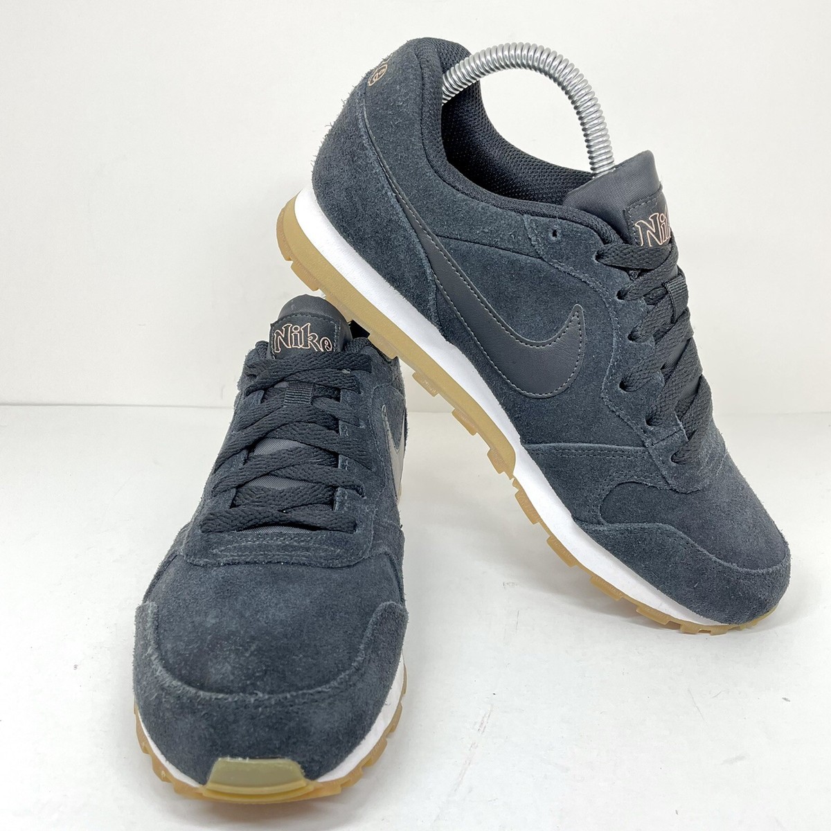 womens nike md runner 2 se