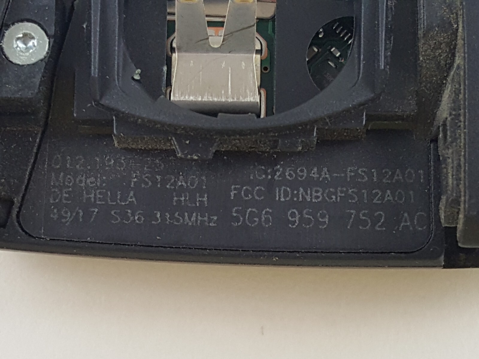 FOR PARTS ONLY ORIGINAL VOLKSWAGEN VW 15-21 OEM FLIP KEY LESS ENTRY REMOTE FOB