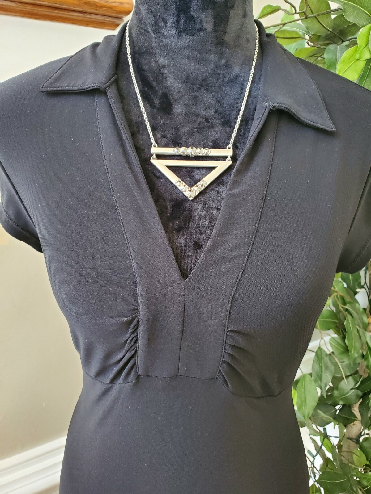 Old Navy Women's Solid Black Polyester Collared S… - image 2