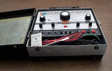 Sencore CG153 Deluxe Color Generator Color King III In Original Carrying Case