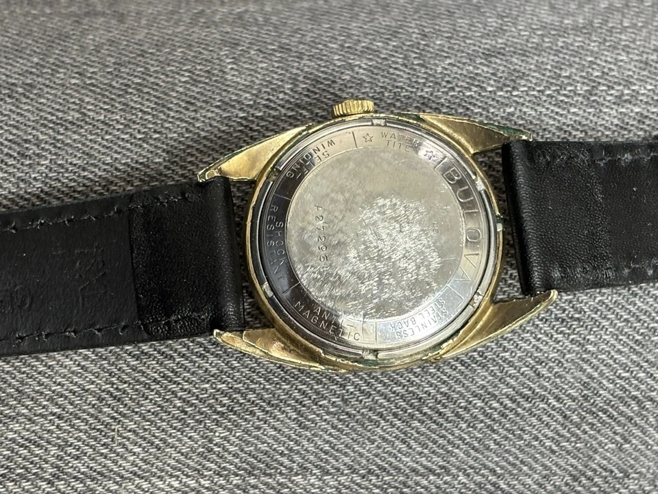 Vintage Bulova 1960  23 Jewels Self Winding New Band - Image 4 of 4