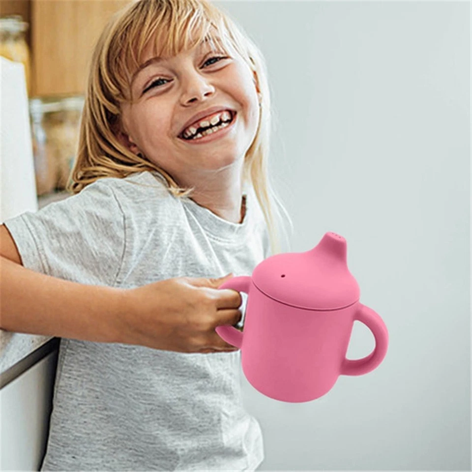 Taza de entrenamiento para bebés a prueba de derrames, taza para sorber de silicona con asas de fácil agarre Foto 2 de 4