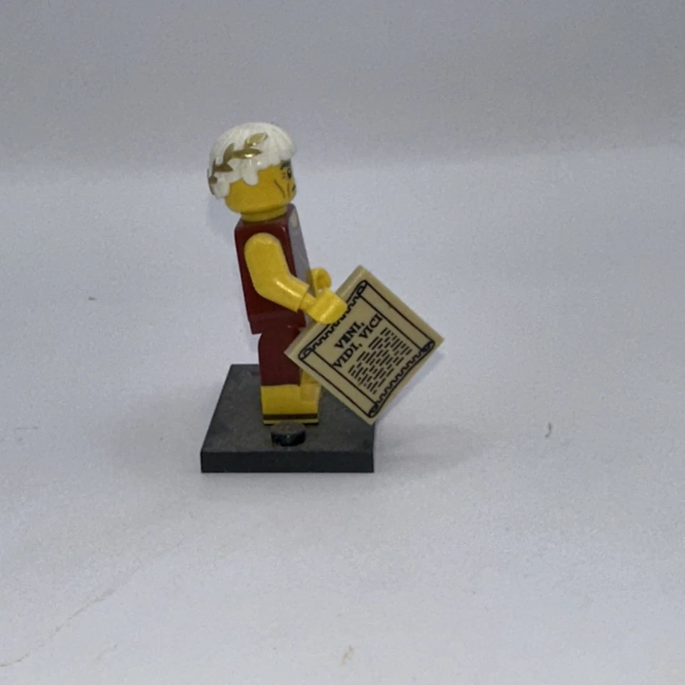 LEGO Roman Emperor Minifigure Series 9 Collectible Minifigure - Image 4 of 4