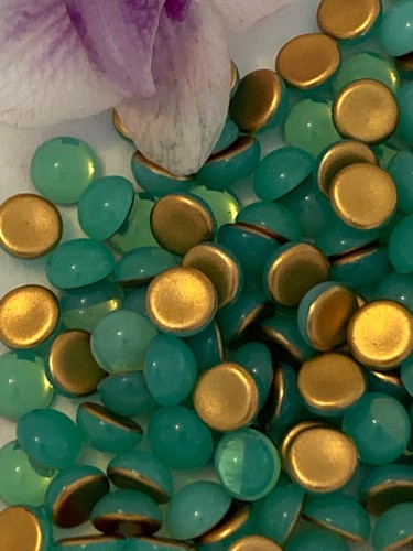 Vintage Czech Flatback Preciosa Cabochon Green Opal 7mm Round CRAFT Pack of 12 - Picture 2 of 3