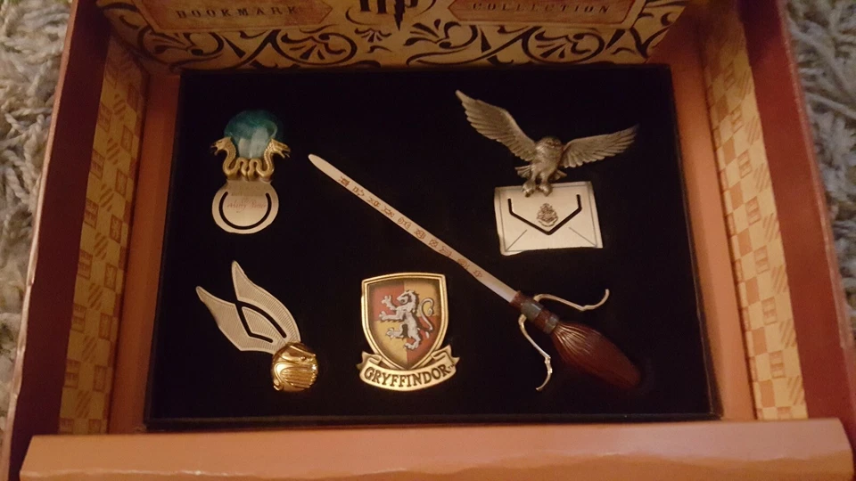 Harry Potter Prestige Collection DVD Set ~ Case ~ Bookmarks ~ Game ~Bonus ~ Rare - Image 2 of 4