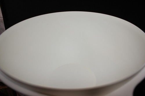 Tupperware Thatsa Bowl White w/ Blue Lid 32 cups 2539 "fix n mix" style, guc! - Picture 17 of 19