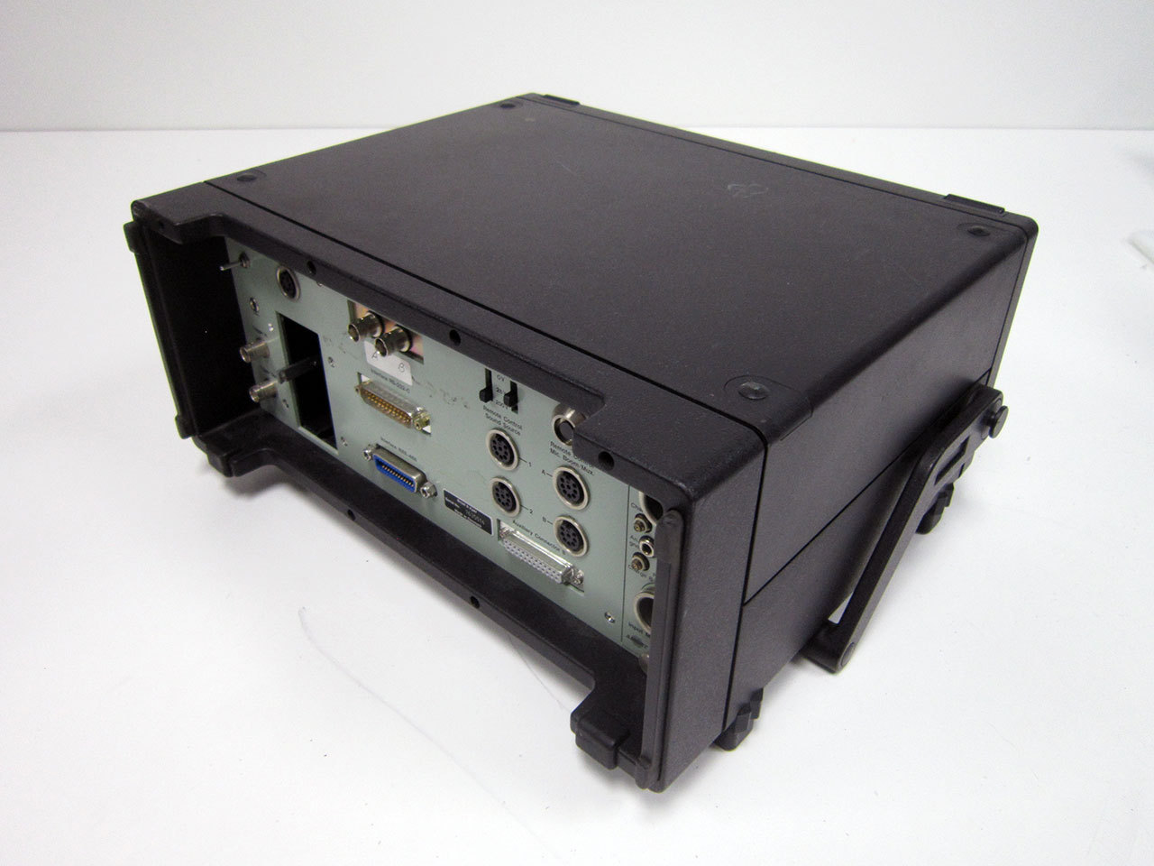 BRUEL & KJAER 2148 DUAL CHANNEL PORTABLE SIGNAL ANALYZER B&K