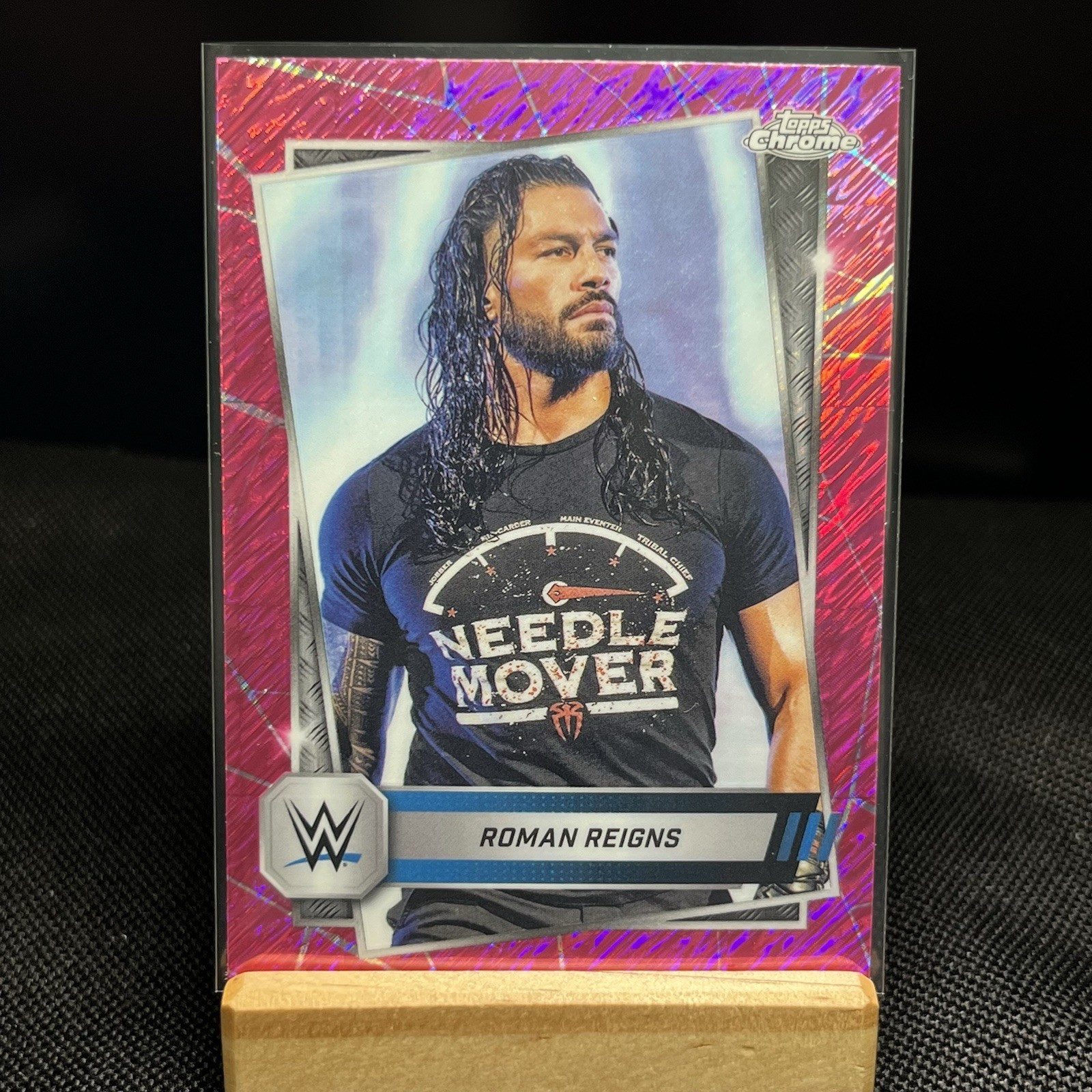 2025 Topps Chrome WWE - Roman Reigns #3 Pink Shimmer Refractor