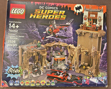 LEGO 76052 Batman Classic TV Series Batcave