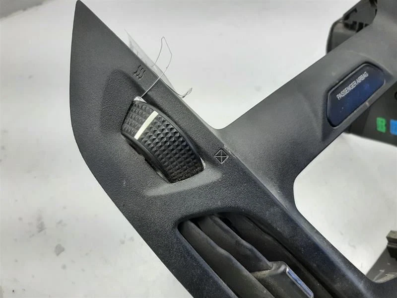 Ford Transit Connect 2014 2015 2016 OEM radio tablero central bisel  Foto 4 de 4