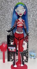 Monster High Ghoulia Yelps Basic Signature Wa...