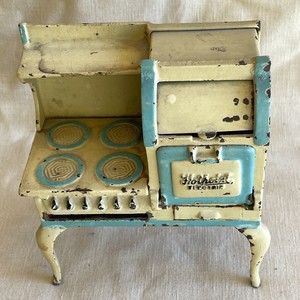 1920s ARCADE TOY CO. CAST IRON HOTPOINT STOVE DOLL HOUSE FREEPORT IL LABEL | eBay