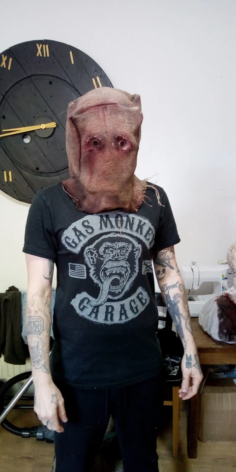 Dr Salvador Mask chainsaw man resident evil 4 remake - Image 3 of 4