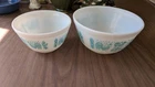 Set of 2 Excellent Vintage PYREX Amish Butterprint Nesting Bowls 401, 402