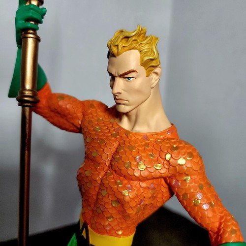 DC Direct Classic Aquaman Limited Edition Tim Bruckner 14" Statue, #1144 of 1200 - Picture 11 of 21