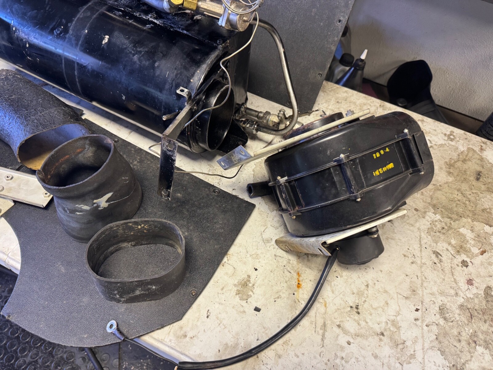 Rolls Royce rear AC unit