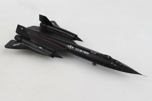HE559454-HERPA-WINGS-LOCKHEED-SR-71B-BLACKBIRD-BEALE-AIR-BASE-1-200-DIE-CAST
