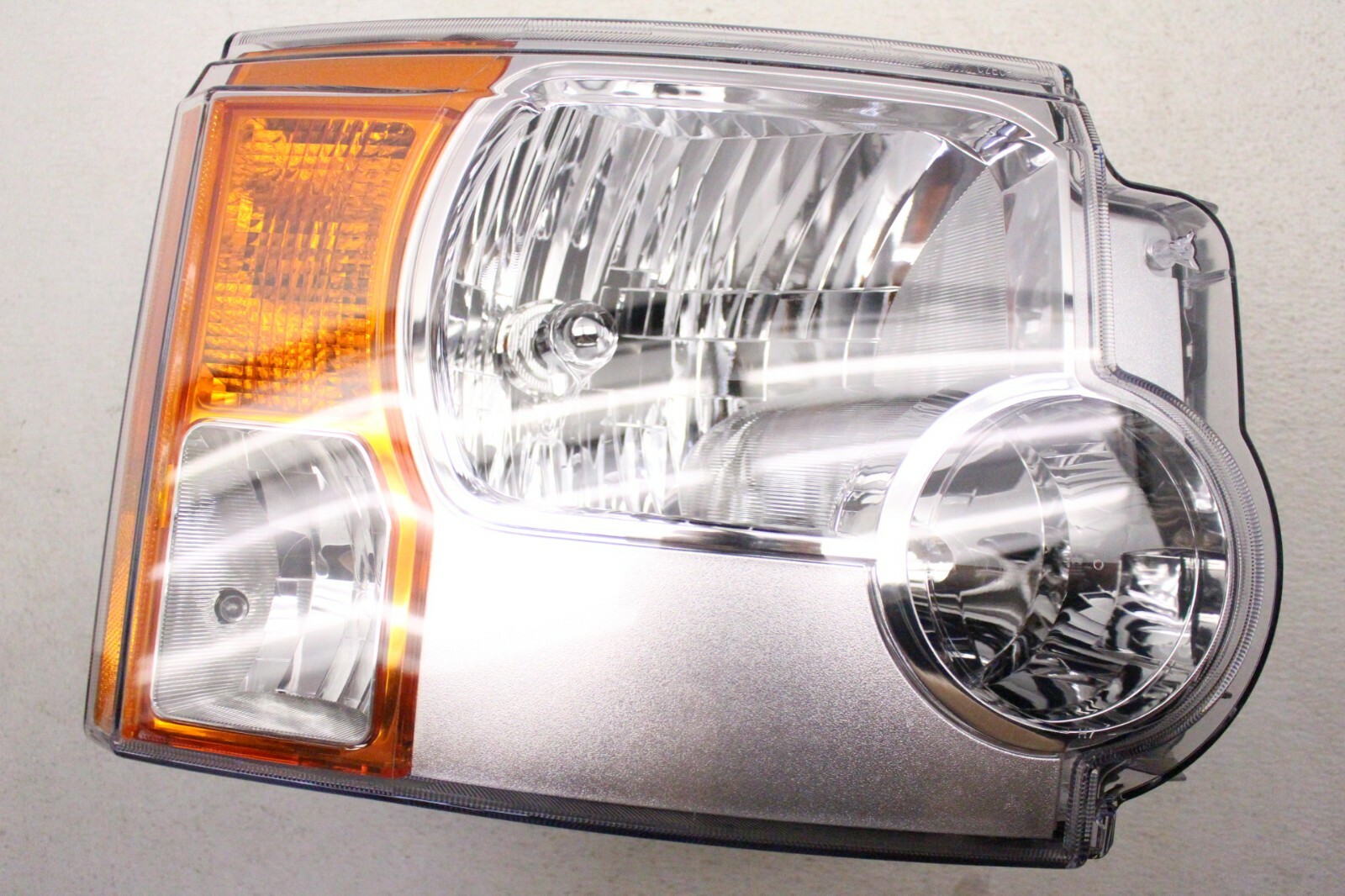 LAND ROVER LR3 05 09 HALOGEN HEADLAMP HEAD LIGHT PASSENGER RIGHT SIDE