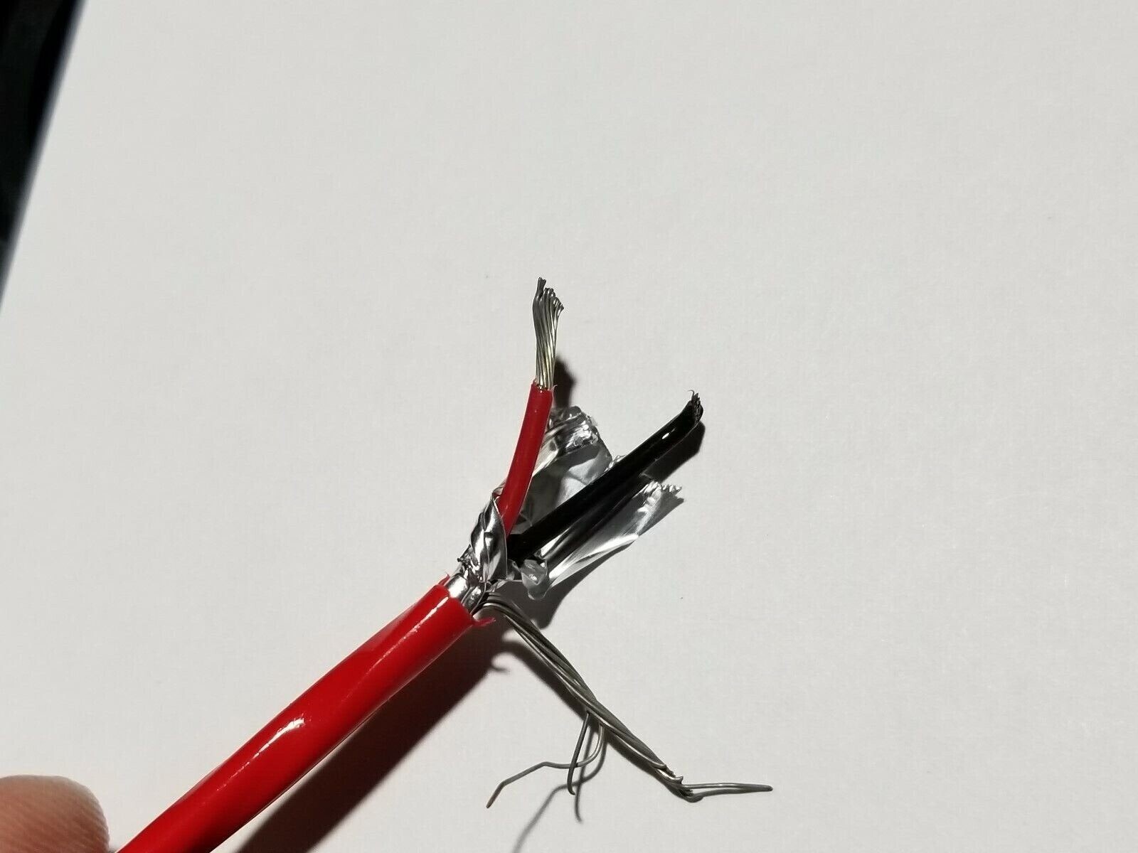 Belden 88760 18/1P Twist Pair Beldfoil Shielded FEP/FEP CMP Control Cable Red