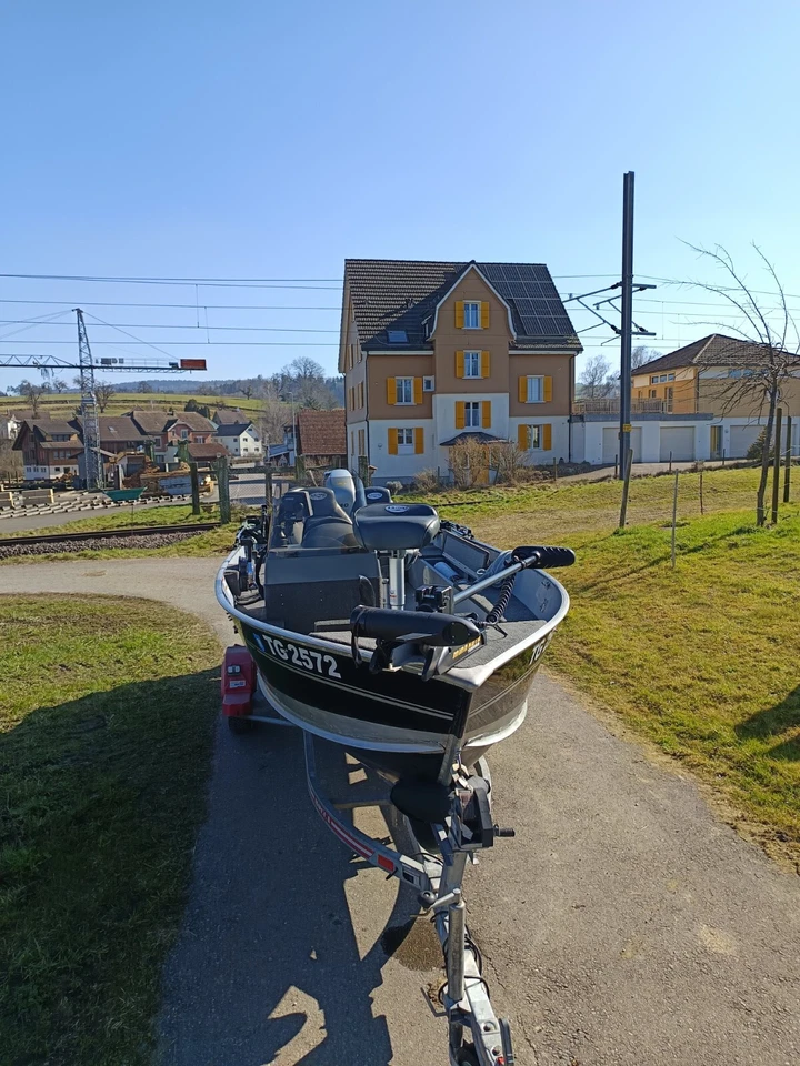 Angelboot mit Motor und Trailer Lund 1600 Fury - Bild 4 von 4