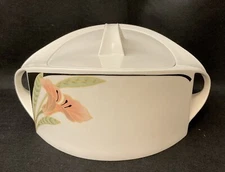 Villeroy & Boch IRIS Covered Vegetable Dish